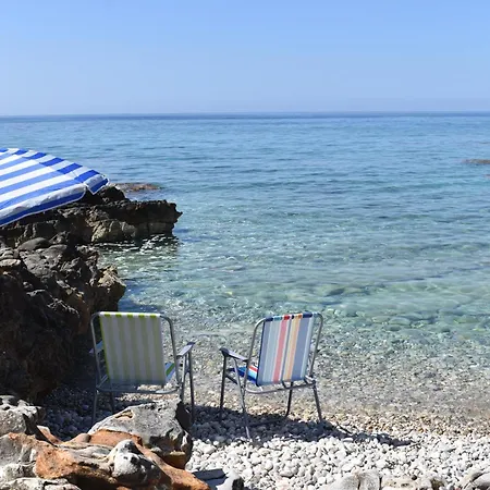 Tiny House Lyrides By The Cretan Sea Holiday home *